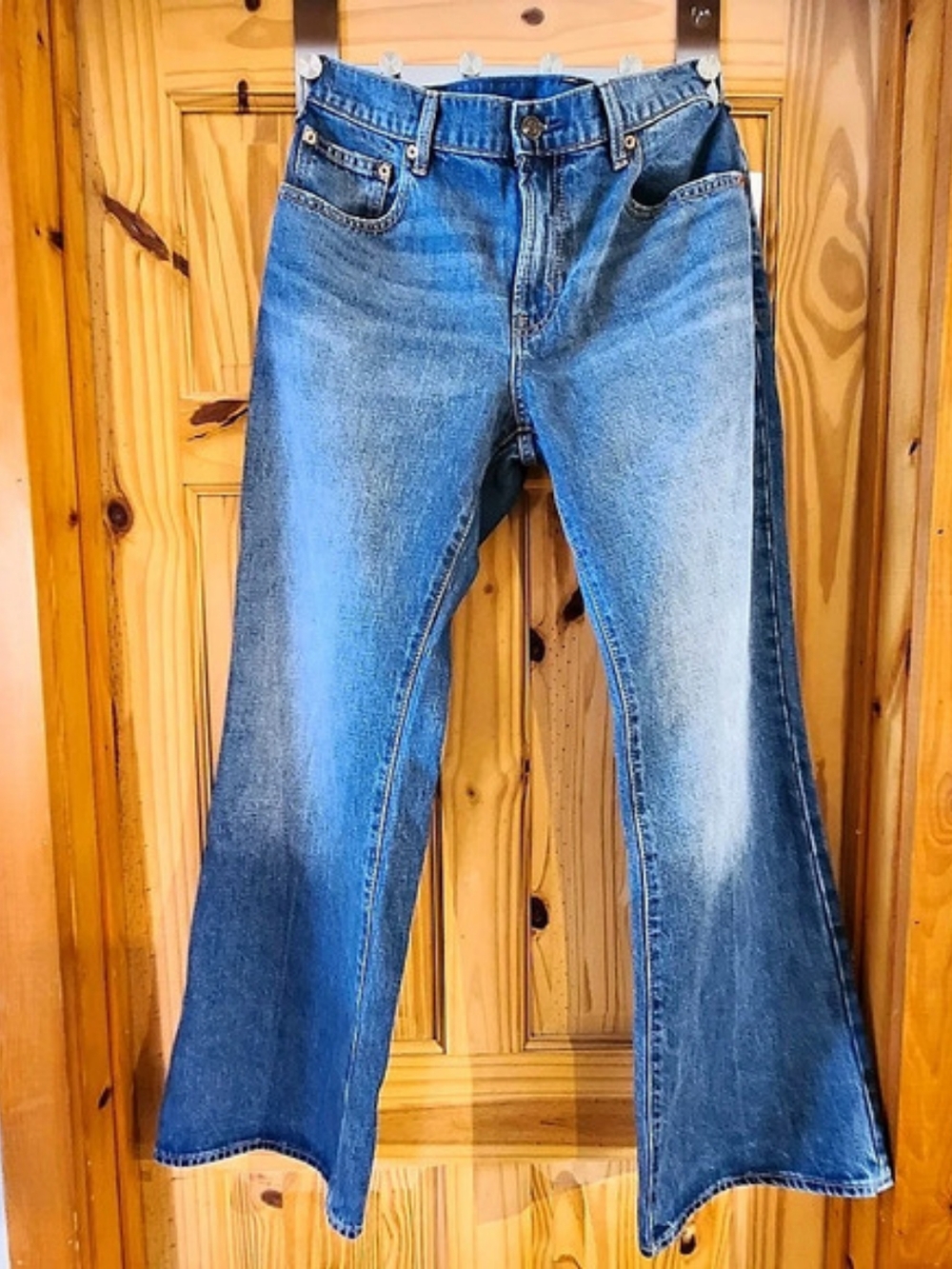 Gap Relaxed Flare Mid Rise Blue Jeans Waist 31/12 NWT